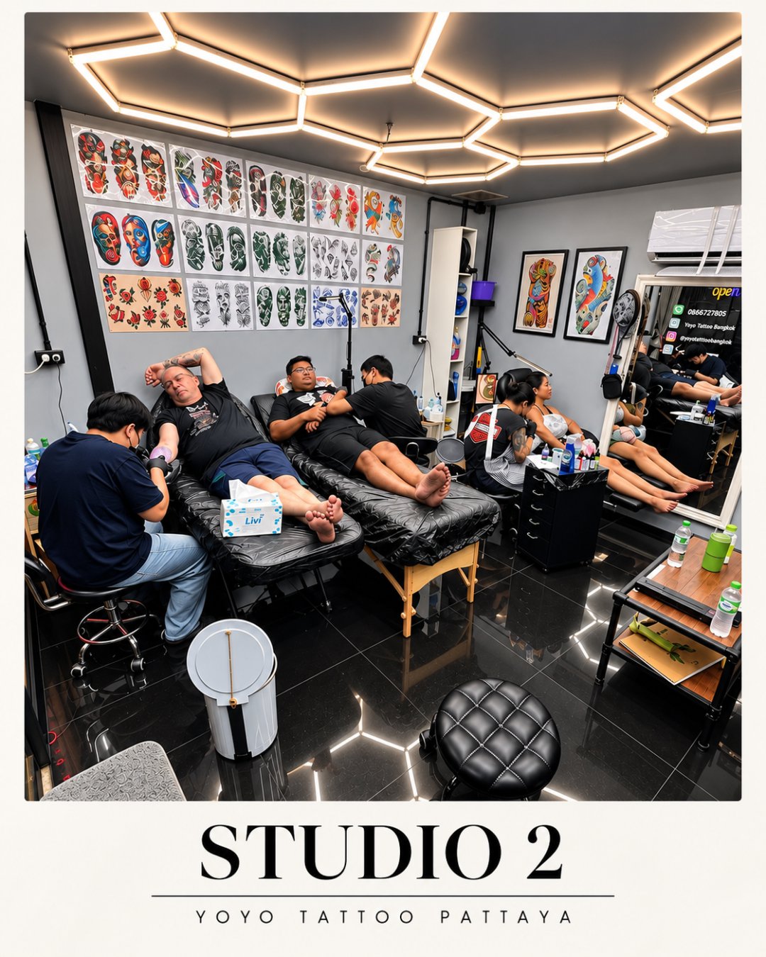 บรรยากาศลูกค้าที่ YoYo Tattoo Pattaya 4